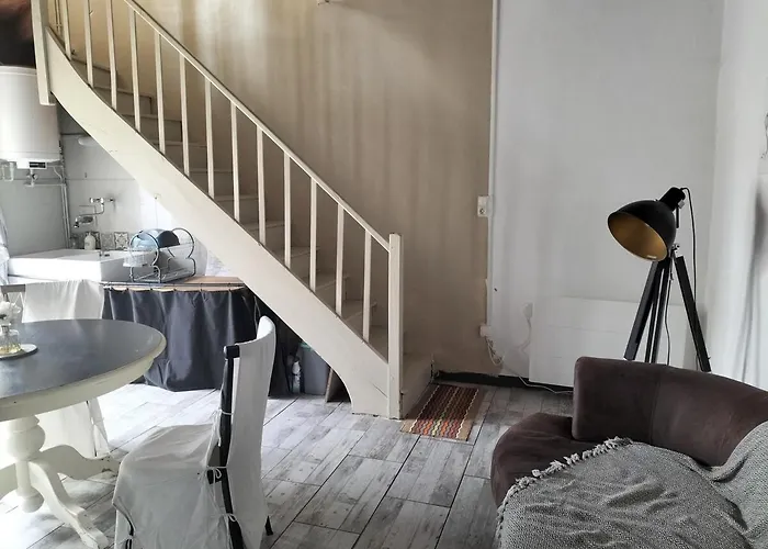 In Its Simplicity Le Bourdet